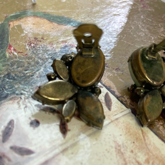 Vintage Alice Caviness Lava Rock Art Glass AB Rhinestone Clip On Earrings - Picture 7 of 10